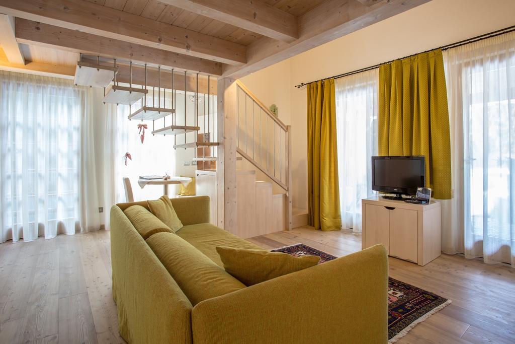 Castelir Suite Hotel Panchia Habitación foto